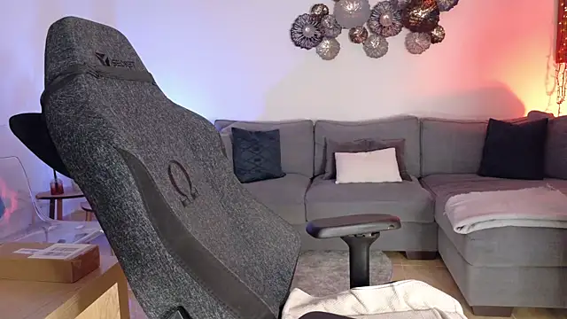 angela 88 online show from February 25, 2025, 7:36 pm