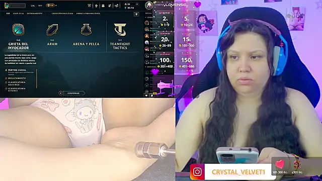 Snapshot of crystal7u7 chatting on October 25, 2025, 8:36 pm crystal7u7 online show from October 25, 2025, 8:36 pm