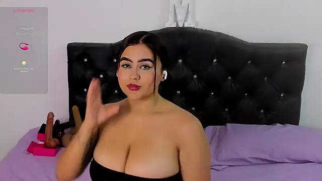 Snapshot of katia_bigboobs1 chatting on July 15, 2026, 11:32 pm katia bigboobs1 online show from July 15, 2026, 11:32 pm