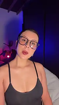 EmaSaenz online show from January 6, 2026, 9:18 pm