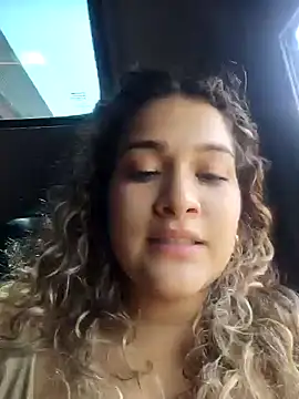 Sara smiiith211 online show from December 8, 2024, 6:28 pm