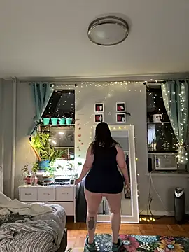 sylviahhh online show from June 17, 2026, 1:08 am