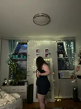sylviahhh online show from July 10, 2026, 9:01 am