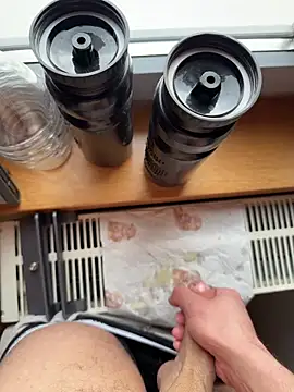 Snapshot of Siggidc2n chatting on March 11, 2026, 11:16 am Siggidc2n online show from March 11, 2026, 11:16 am