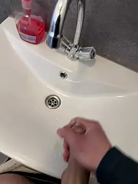 Snapshot of Siggidc2n chatting on March 12, 2026, 10:10 am Siggidc2n online show from March 12, 2026, 10:10 am