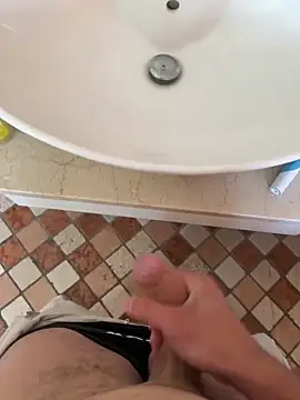 Snapshot of Siggidc2n chatting on April 15, 2026, 10:22 am Siggidc2n online show from April 15, 2026, 10:22 am