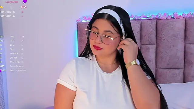 miahkumar online show from April 10, 2026, 7:18 pm