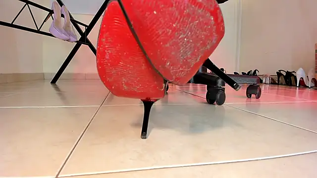 Snapshot of Kimmroggerr chatting on February 10, 2025, 8:42 pm Kimmroggerr online show from February 10, 2025, 8:42 pm