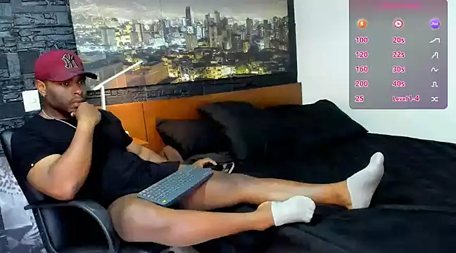 thomas santtos1 online show from January 24, 2025, 1:14 pm