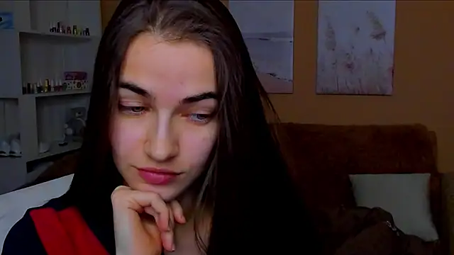 AstoriyaNight online show from March 5, 2025, 5:39 pm