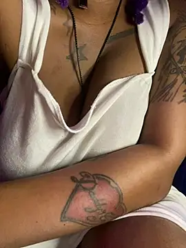 Snapshot of Cherrytowild chatting on February 12, 2026, 3:51 pm Cherrytowild online show from February 12, 2026, 3:51 pm