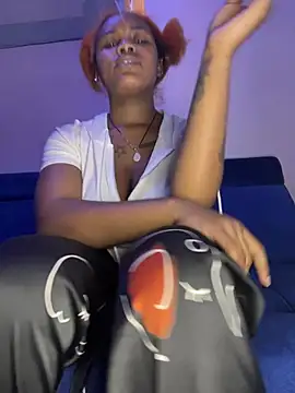 Snapshot of Cherrytowild chatting on March 19, 2026, 6:06 am Cherrytowild online show from March 19, 2026, 6:06 am