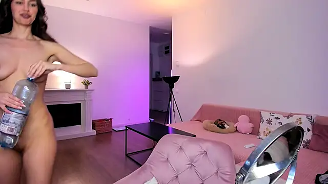 AnysaSmith online show from April 17, 2026, 8:34 pm