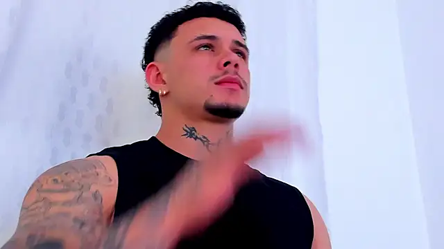 Snapshot of NoahhBrown chatting on November 9, 2025, 12:53 am NoahhBrown online show from November 9, 2025, 12:53 am