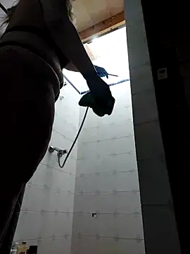 BecciDeluxe online show from November 8, 2025, 1:11 pm