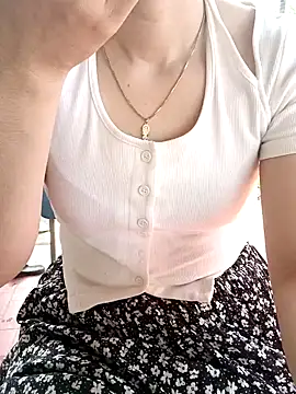 Snapshot of Blythe_69 chatting on February 1, 2025, 2:05 am Blythe 69 online show from February 1, 2025, 2:05 am