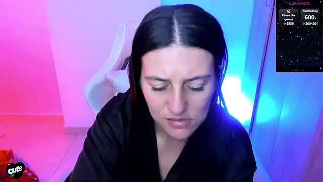 Snapshot of Saskyaa chatting on July 2, 2026, 3:23 am Saskyaa online show from July 2, 2026, 3:23 am