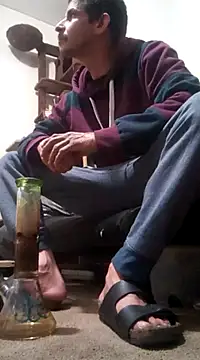 Snapshot of LongDickZee562 chatting on March 5, 2025, 5:07 am LongDickZee562 online show from March 5, 2025, 5:07 am