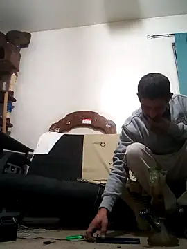 Snapshot of LongDickZee562 chatting on March 6, 2025, 6:19 am LongDickZee562 online show from March 6, 2025, 6:19 am