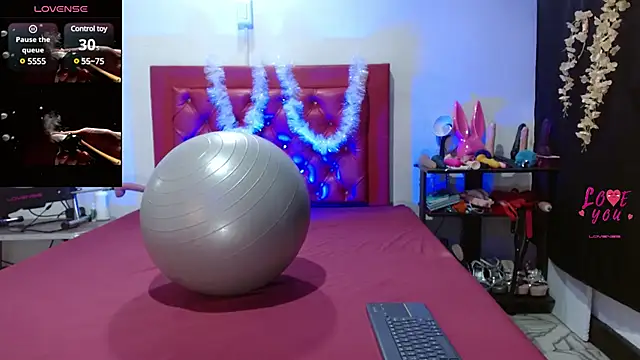 Snapshot of cleopatraa chatting on January 13, 2025, 10:56 pm cleopatraa online show from January 13, 2025, 10:56 pm