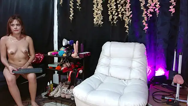 Snapshot of cleopatraa chatting on February 4, 2025, 12:51 am cleopatraa online show from February 4, 2025, 12:51 am