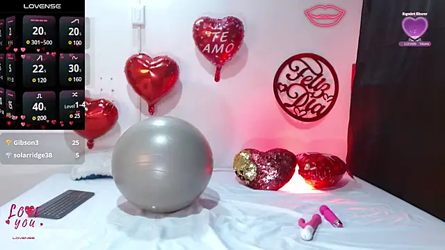 Snapshot of cleopatraa chatting on February 14, 2025, 11:53 pm cleopatraa online show from February 14, 2025, 11:53 pm