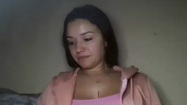 Linusya online show from October 28, 2025, 4:31 pm