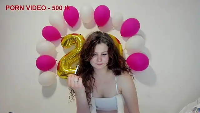 Snapshot of Charlotte_wow chatting on June 15, 2026, 7:38 pm Charlotte wow online show from June 15, 2026, 7:38 pm