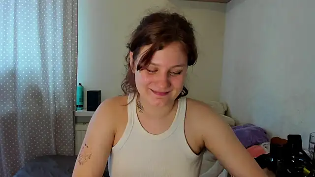 Snapshot of Charlotte_wow chatting on July 28, 2026, 4:39 pm Charlotte wow online show from July 28, 2026, 4:39 pm