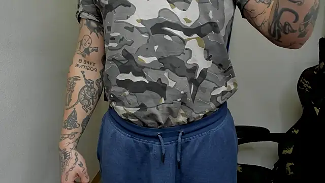 layneinchains online show from January 16, 2025, 9:08 pm