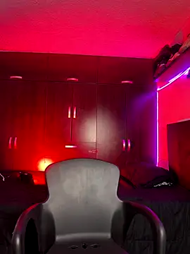 Snapshot of innsolemnia chatting on October 18, 2025, 8:15 am innsolemnia online show from October 18, 2025, 8:15 am