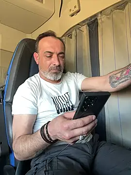 Snapshot of dzhakar chatting on March 19, 2025, 12:01 pm dzhakar online show from March 19, 2025, 12:01 pm