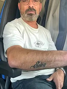 Snapshot of dzhakar chatting on October 1, 2025, 11:27 am dzhakar online show from October 1, 2025, 11:27 am