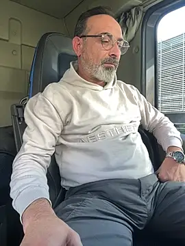 Snapshot of dzhakar chatting on October 30, 2025, 12:06 pm dzhakar online show from October 30, 2025, 12:06 pm