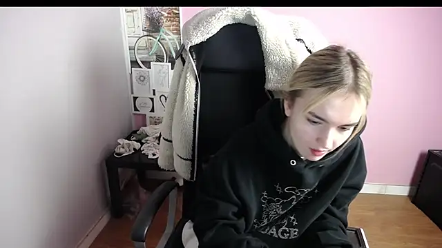 viktoria lovely online show from December 23, 2025, 6:55 am