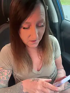 Snapshot of xloritax chatting on October 8, 2025, 9:01 pm xloritax online show from October 8, 2025, 9:01 pm