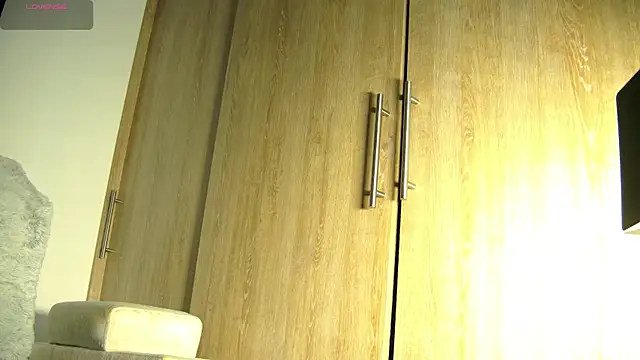 aidaadams online show from November 9, 2025, 10:35 am