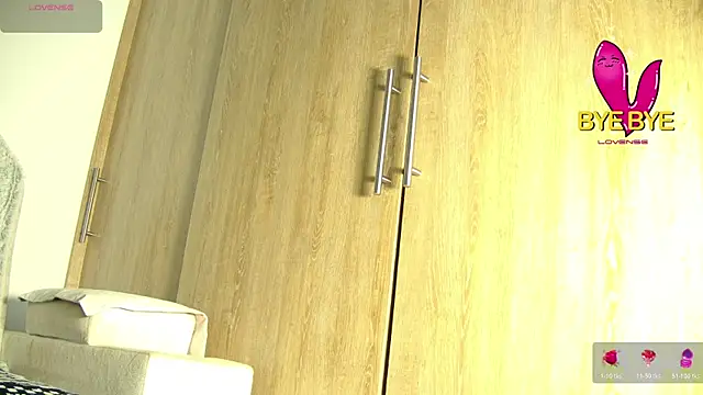 aidaadams online show from November 15, 2025, 12:13 pm