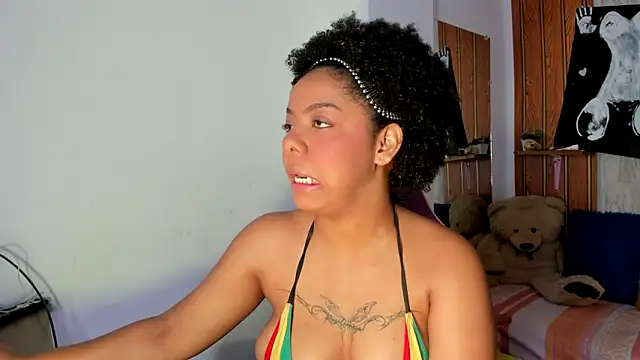 Alika01 online show from November 29, 2025, 1:36 pm