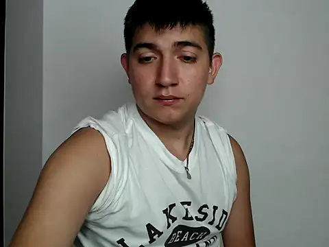 Andres02Smile online show from May 10, 2026, 4:34 pm