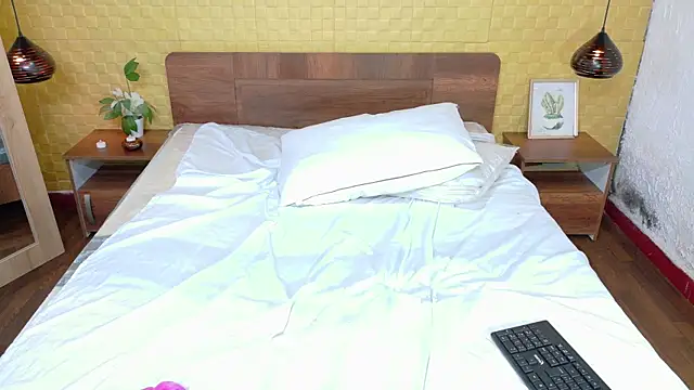 Snapshot of Mrs_booty chatting on January 6, 2025, 6:10 pm Mrs booty online show from January 6, 2025, 6:10 pm