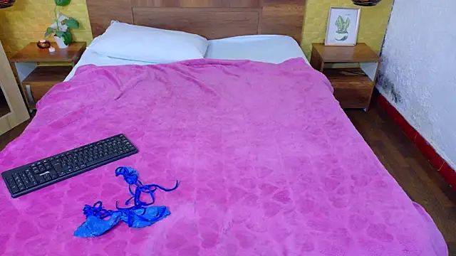 Snapshot of Mrs_booty chatting on February 12, 2025, 2:21 pm Mrs booty online show from February 12, 2025, 2:21 pm