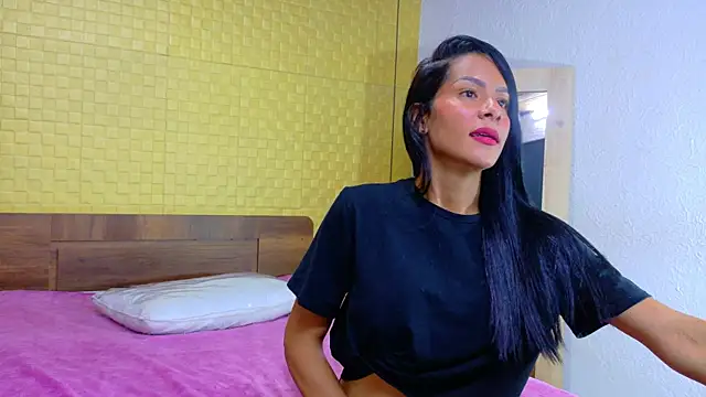 Snapshot of Mrs_booty chatting on February 16, 2025, 2:10 pm Mrs booty online show from February 16, 2025, 2:10 pm