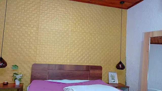 Snapshot of Mrs_booty chatting on March 7, 2025, 2:01 pm Mrs booty online show from March 7, 2025, 2:01 pm