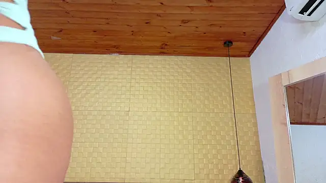 Snapshot of Mrs_booty chatting on March 10, 2025, 2:59 pm Mrs booty online show from March 10, 2025, 2:59 pm