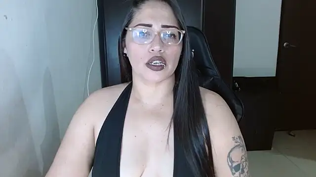 natashasmithe online show from December 3, 2025, 1:24 am