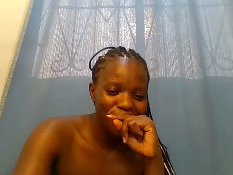 Snapshot of Creamypussy21 chatting on May 5, 2026, 12:35 pm Creamypussy21 online show from May 5, 2026, 12:35 pm