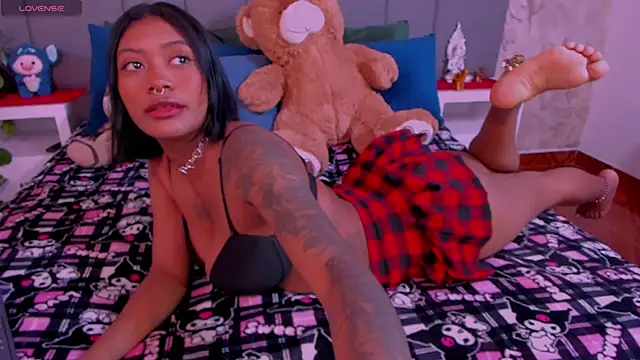 JulianaMiller online show from January 24, 2025, 1:13 am