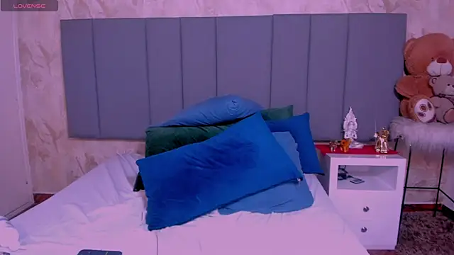 JulianaMiller online show from February 28, 2025, 3:48 am