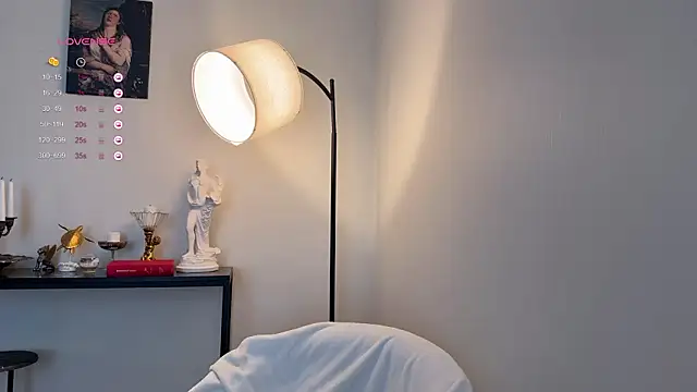 Monika Taylor17 online show from March 25, 2026, 6:19 am